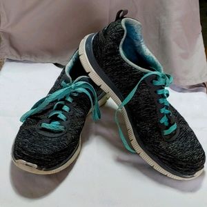 Sketchers Sneakers